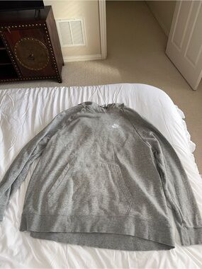 Nike Women’s Grey Pullover Hoodie Sweatshirt